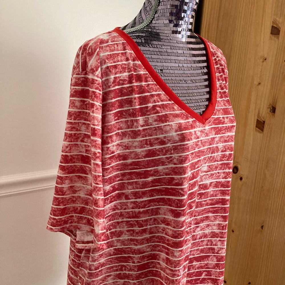 NWT LulaRoe Iris Shirt Pink Striped Tie Dye